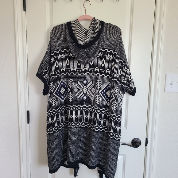 American Eagle Black White Blue Boho Aztec Open Front Short Sleeve Cardi… - Picture 7 of 11